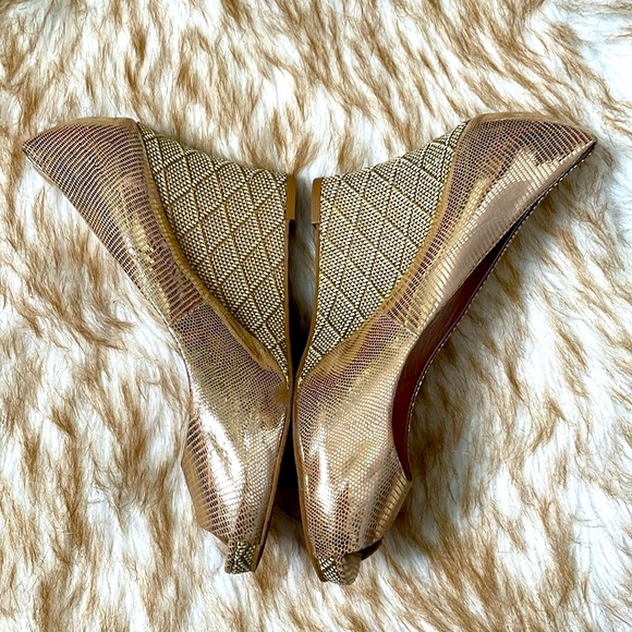 Lilly Pulitzer metallic leather peeptoe wedge - Picture 2 of 8